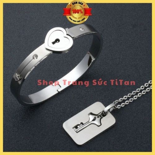 Vòng Tay TiTan Cao Cấp Ổ Khóa Dây Chuyền Chìa Khóa Màu Vàng Và Trắng Chất Liệu TiTan Cao Cấp Có Bán Lẻ Giá Rẻ.