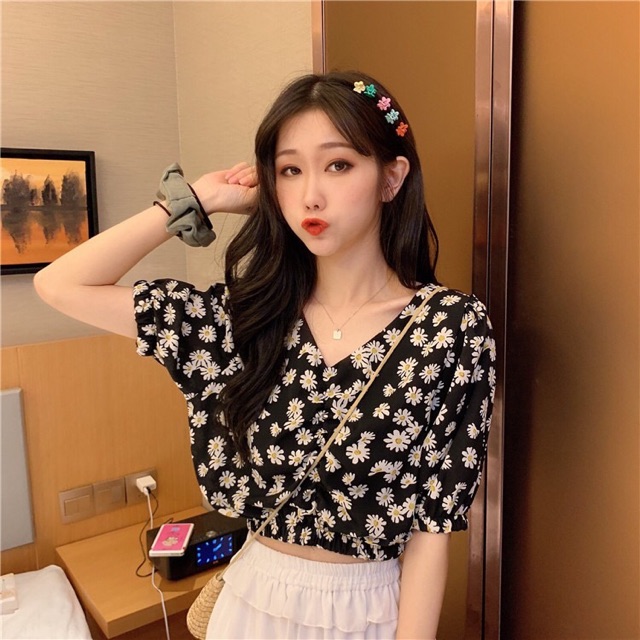 Sơ mi hoa cúc nhí cổ V
