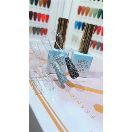 Sơn nứt trắng, đen Very Good, tạo nghệ thuật trên móng - Sushi nail mi