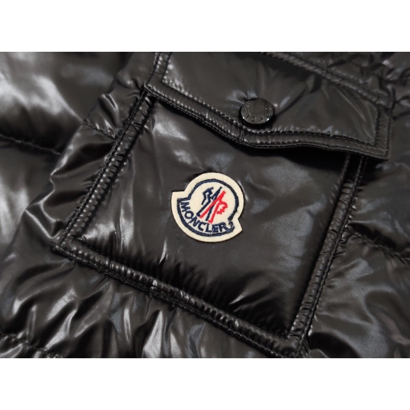 Áo khoác phao nữ thiết kế đơn giản thời trang thương hiệu Moncler cao cấp