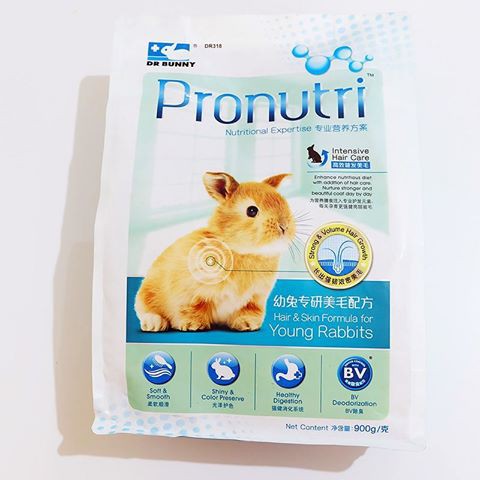 cỏ nén Pronutri - thức ăn đẹp lông cho thỏ con hiệu Dr Bunny