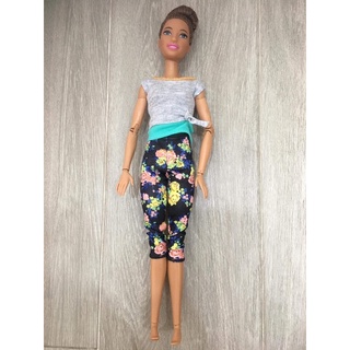 Búp bê Barbie made to move