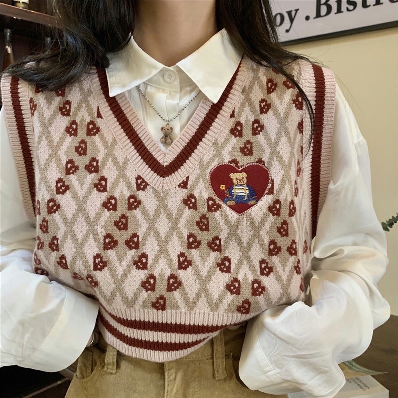 Áo gile len thêu Red Heart đáng yêu Footmade