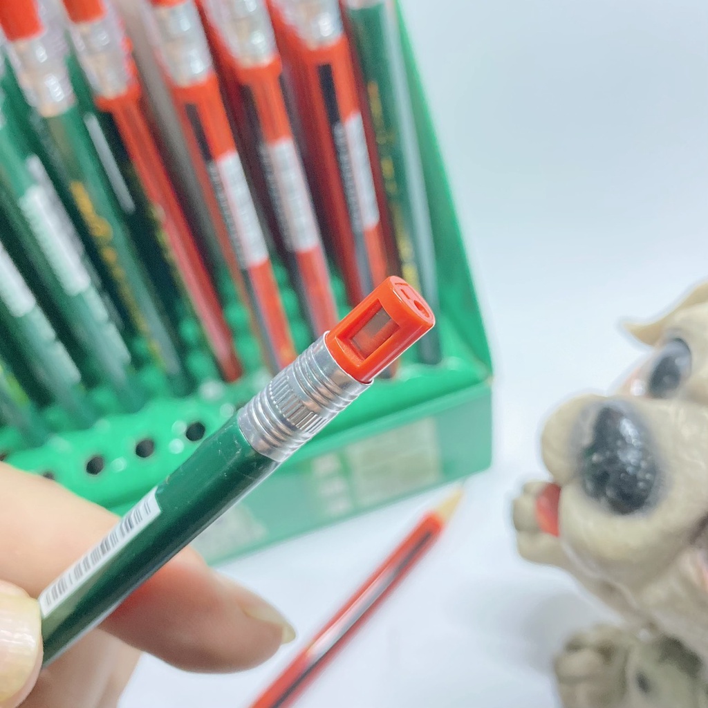 Bút chì bấm 2B Ngòi lớn kèm gọt ngòi tiện lợi, Bút chì kim dễ dàng thay ngòi, thiết kế nhẹ nhàng bắt mắt.