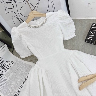 13570 đầm trắng xốp đính đá