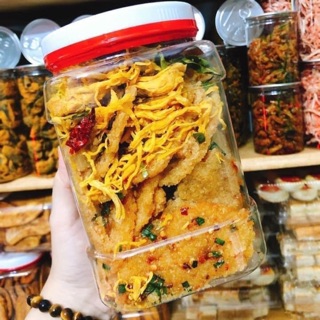 Cơm cháy lắc khô gà kèm sốt sate