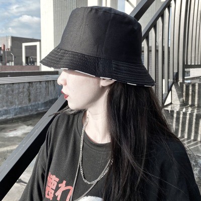 Mũ tai bèo in hình phong cách thời trang