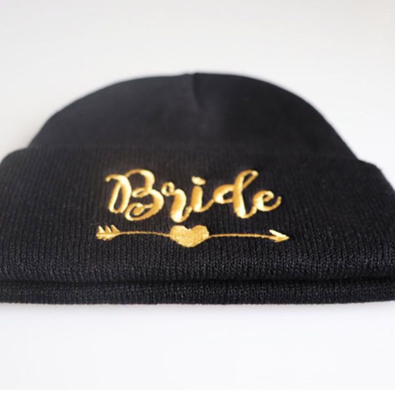 Mũ Dệt Kim Thêu Họa Tiết Màu Vàng Thời Trang Mùa Đông Cho Nữ