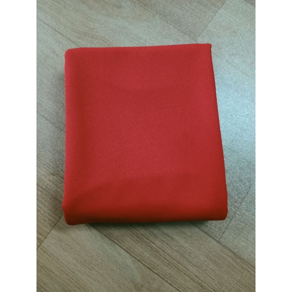 Vải màu đỏ  phông nền  (1,6 m  x 5m)
