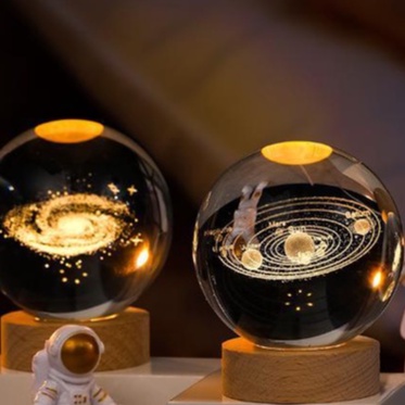 Quả Cầu Pha Lê Dạ Quang Hình Bầu Trời Đầy Sao Sáng Tạo Trang Trí Bàn Làm Việc