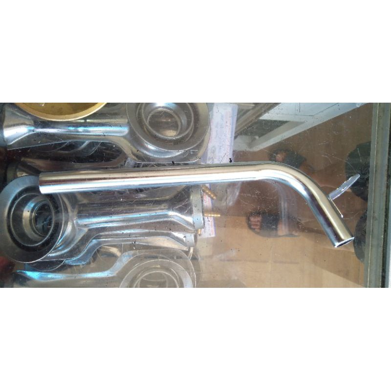 ống điếu hâm giữa bếp gas Rinnai