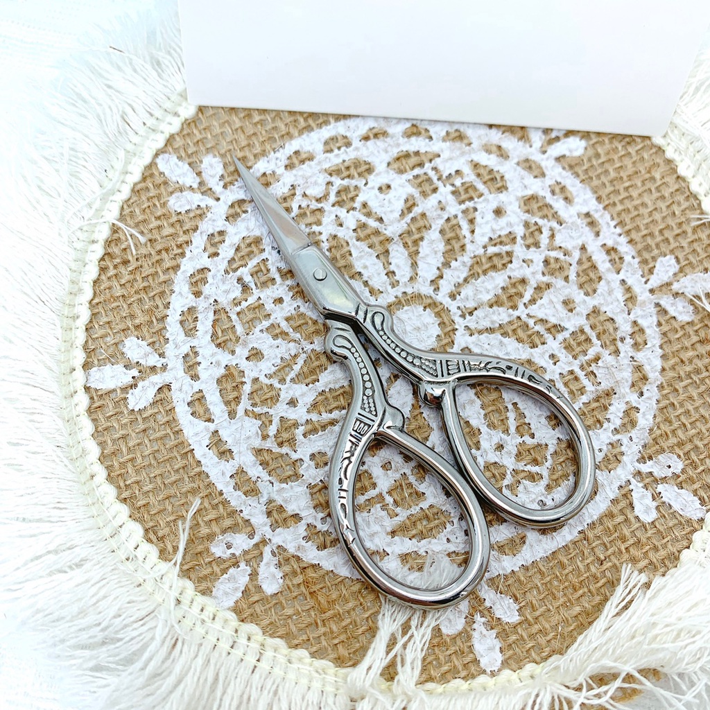 Kéo cắt phom móng giả loại tốt, hoa văn cổ điển