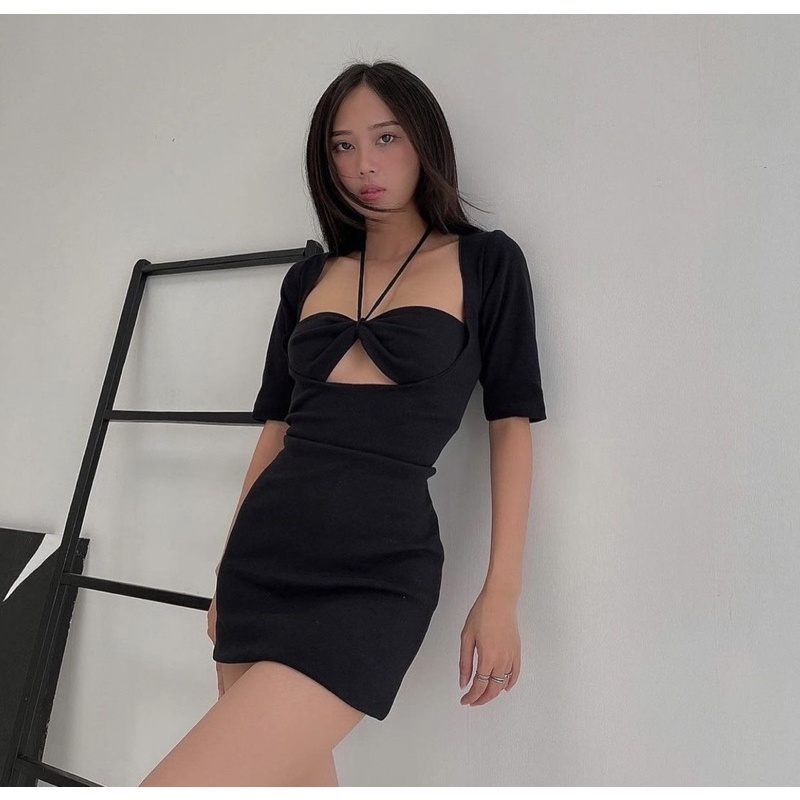 ĐẦM RÚT NGỰC CỘT DÂY YẾM CUT OUT ĐEN (TH)