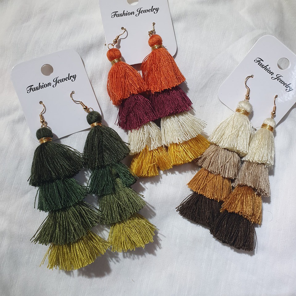 Khuyên tai tua rua dài