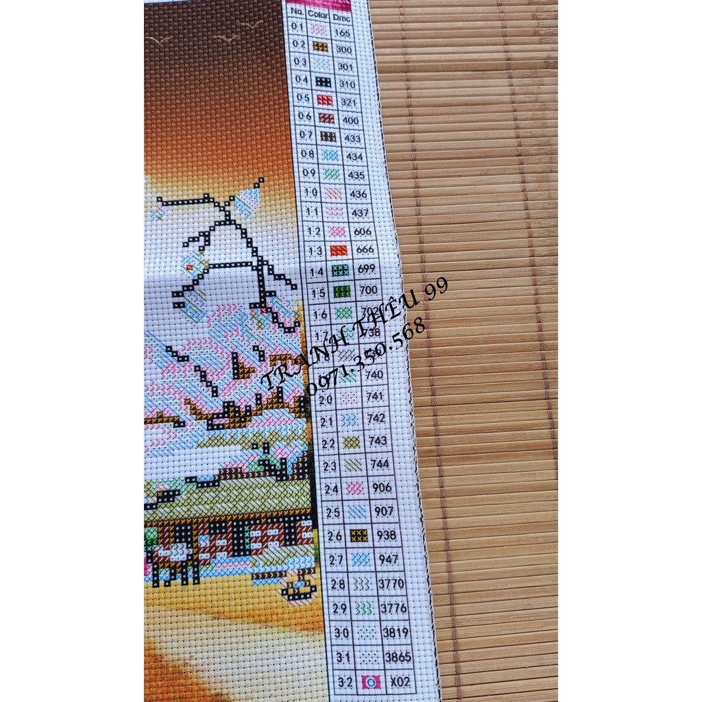 Tranh thêu chữ thập Gia Đình I 63x47cm I LV3302