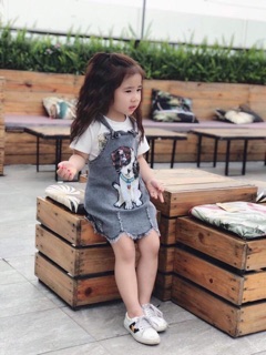 Váy yếm cho bé gái