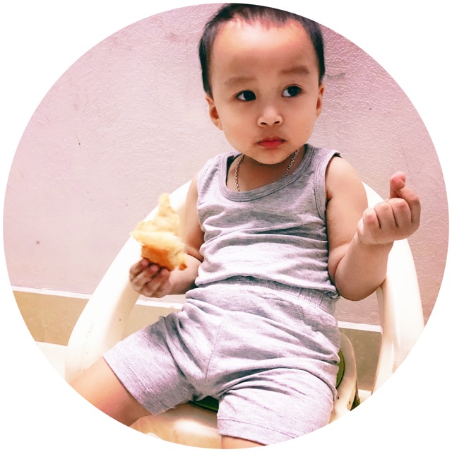 Sỉ ri áo peekaboo