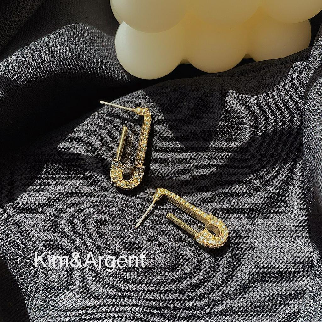 Khuyên tai khảm kim cương giả phong cách tinh tế sang trọng