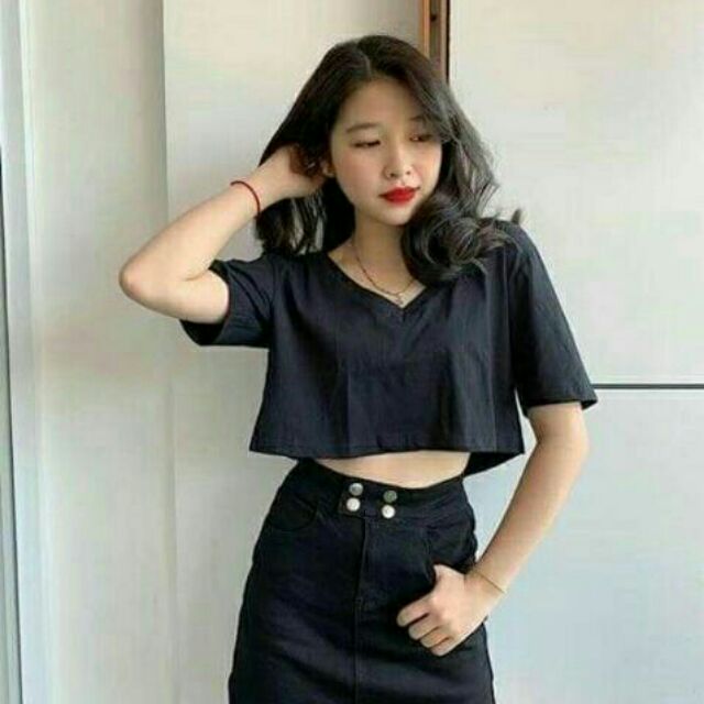Áo croptop fom rộng cổ tim | BigBuy360 - bigbuy360.vn
