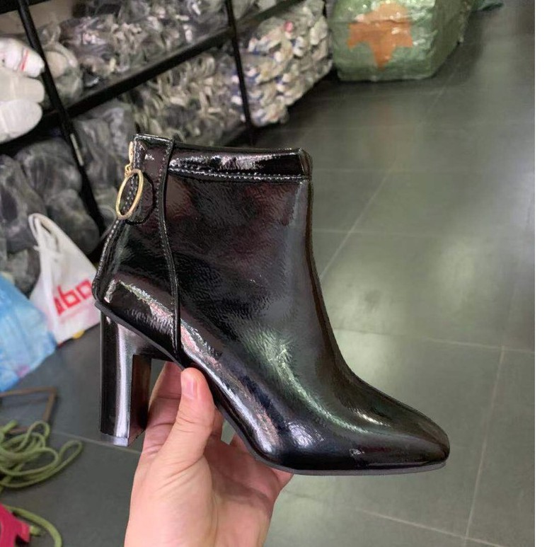 [Mã FASHIONGREEN15 giảm 10% tối đa 30k đơn từ 99k] Boot da phối gân giữa gót vuông vát khóa tròn (M2300) | BigBuy360 - bigbuy360.vn