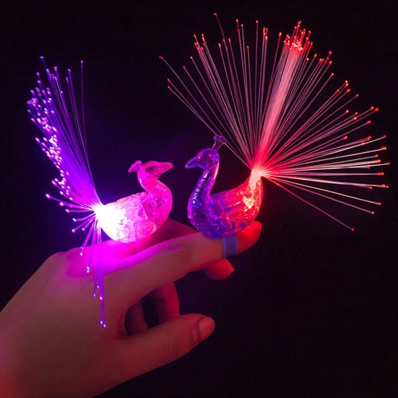 Nhẫn đeo tay hình con công phát sáng nhẫn có đèn Led phát sáng độc đáo hình con công - Đồ chơi trẻ em