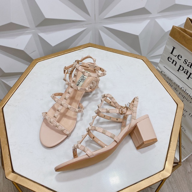 | Ưu Đãi Tháng 6 | Sandal valentino quai tán đinh đế trụ fullbox 2020 ₃