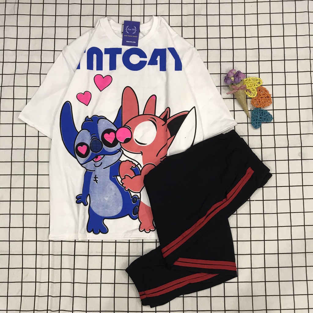 Set Dài Jogger 3 Sọc + Áo Thun Unisex Hoạt Hình STITCH KISS – Lapi VN, Freesize, Thun Cotton, Nam Nữ Đều Mặc Được