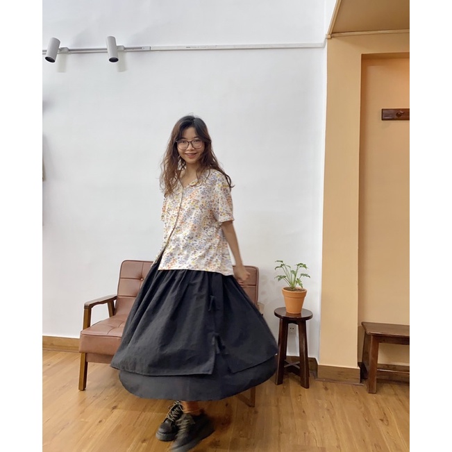 Áo cổ V hàng nút