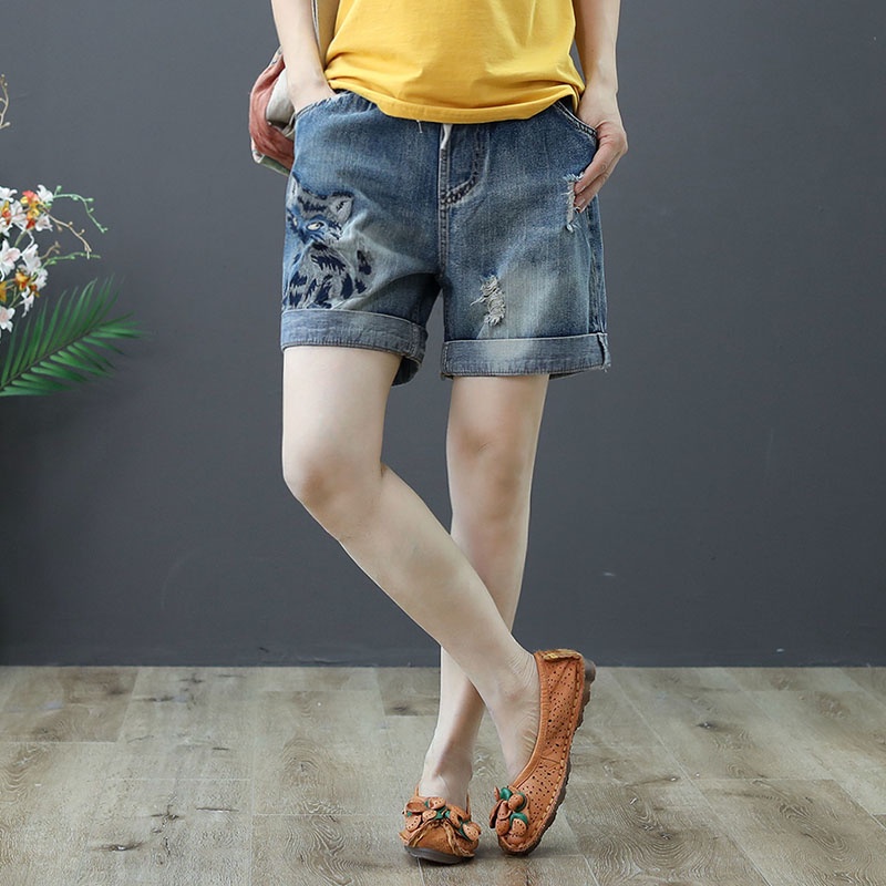 Quần short denim Lưng Cao Ống Rộng Phối Rách Thêu Hình Mèo Đáng Yêu Cho Nữ