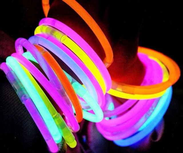 Que phát sáng glow stick- hộp 50 que lắp ráp thoải mãi luôn