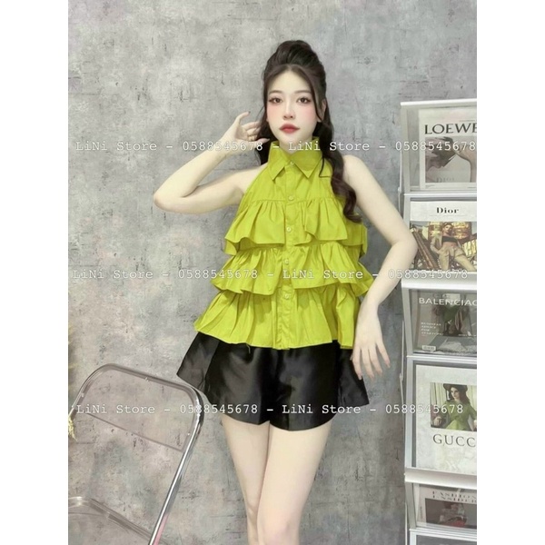 Sét bộ đùi thời trang nữ mặc đi chơi áo chất lụa cổ nhọn 3 tầng mix quần short tapta đen