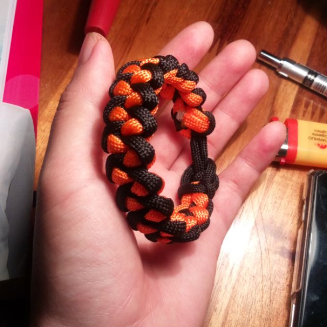 Vòng tay paracord