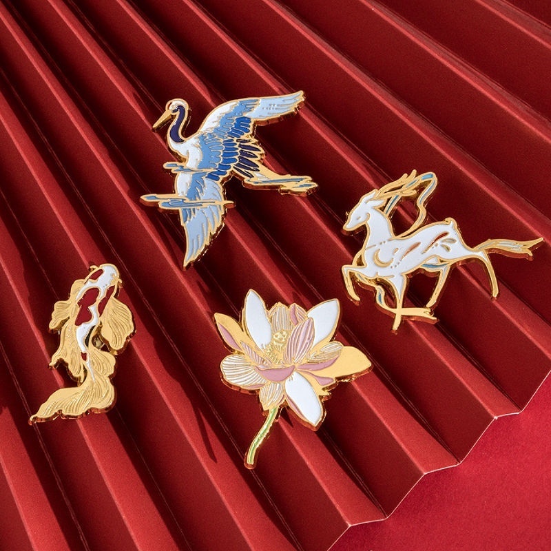 Trâm Cài Áo Kim Loại Dễ Thương