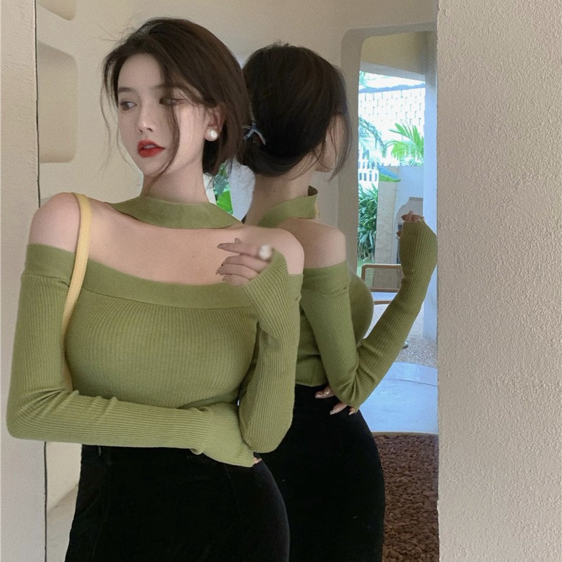 Áo sweater cổ yếm một bên vai ôm dáng màu xanh dương cho nữ
 | BigBuy360 - bigbuy360.vn