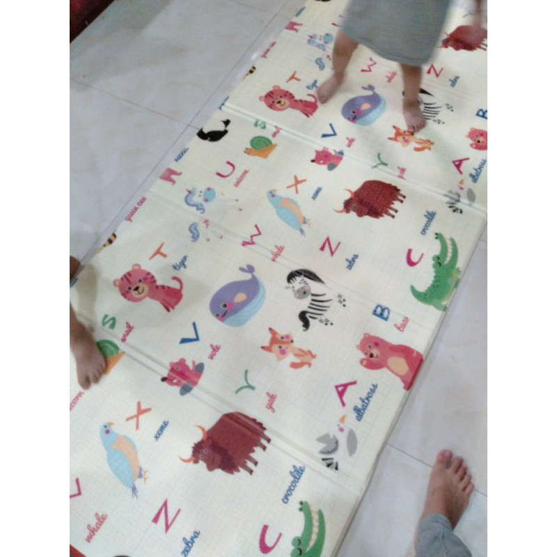 Thảm xốp XPE 2 mặt phủ Silicone chống thấm tuyệt đối cho bé tập bò kèm túi 1m8x2mx1cm