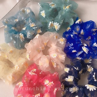 Cột tóc scrunchies hoa cúc