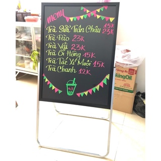 Bảng menu gỗ đen có kệ viết phấn