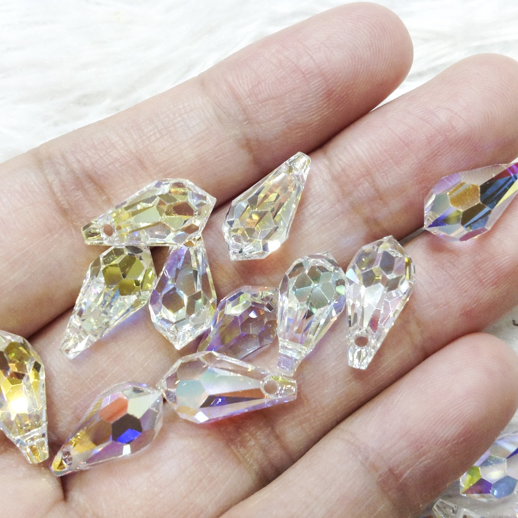 Hạt đá pha lê giọt nước hình kim cương trắng ánh 7 màu trong vắt lấp lánh dùng làm trang sức dây chuyền
