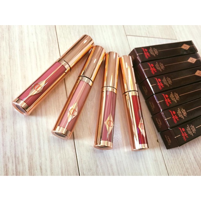 Son kem Charlotte Tilbury