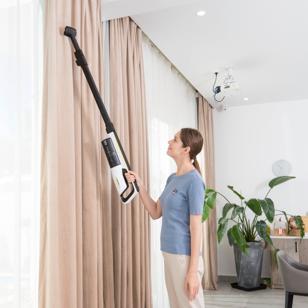 Máy hút bụi cầm tay dùng pin  Lithium-ion Karcher VC 4s với đầu hút xoáy 180 độ- công suất hút 15000 Pa - màu trắng | BigBuy360 - bigbuy360.vn