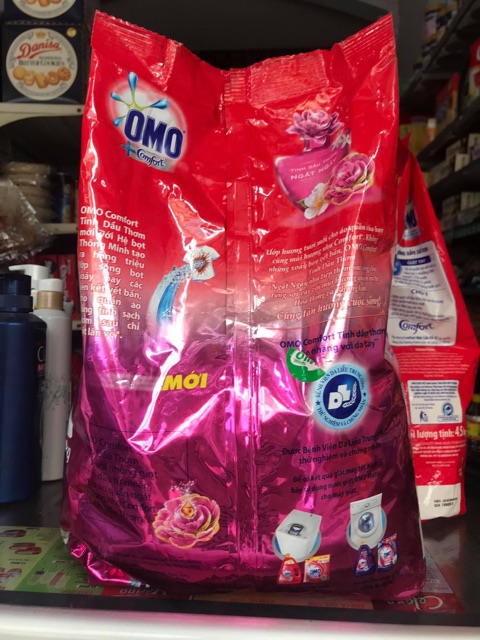 Bột giặt OMO Comfort tinh dầu thơm ngất ngây 4.1kg