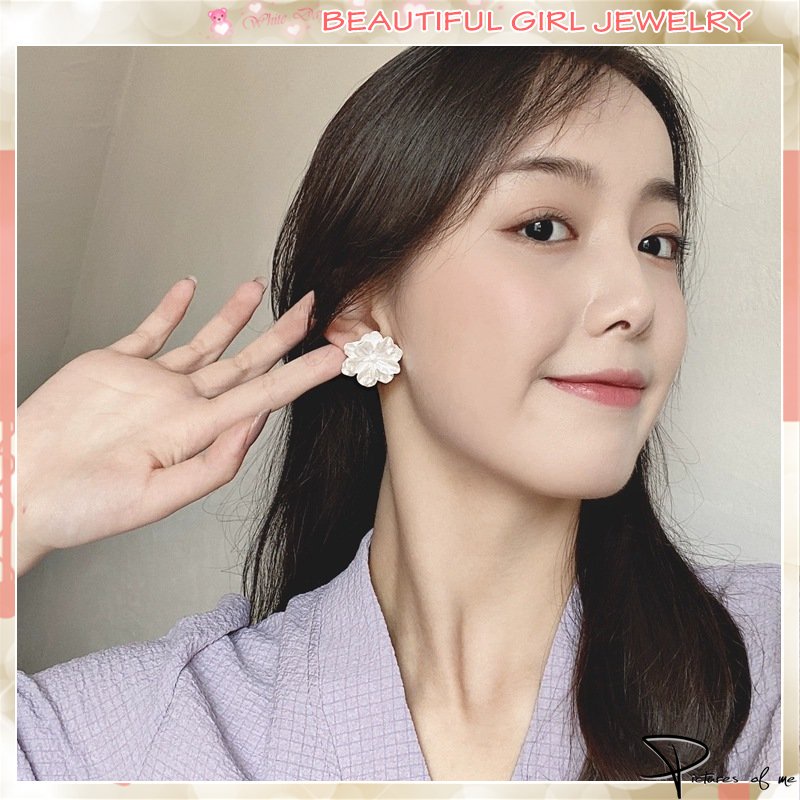 Khuyên Tai Hình Hoa Trắng Phong Cách Hàn Quốc Ngọt Ngào Mới Cho Nữ