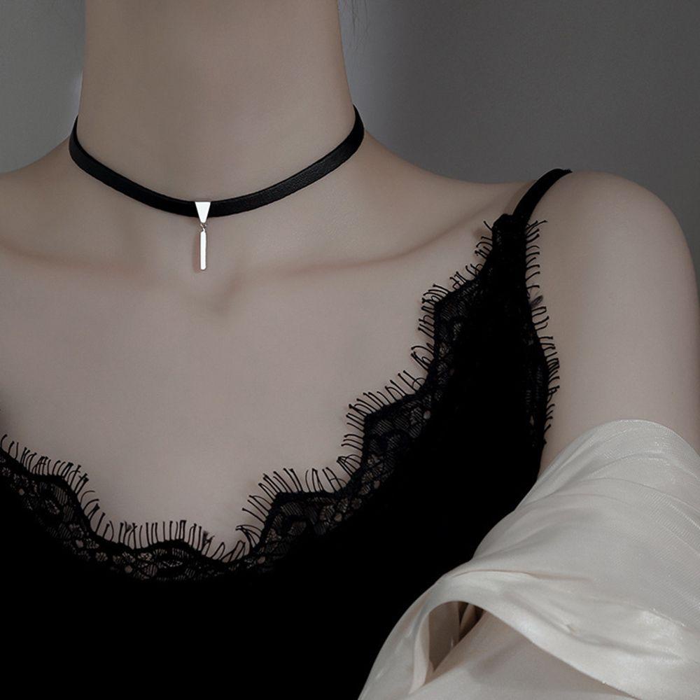 Vòng Cổ Choker Màu Đen Quyến Rũ Sang Trọng
