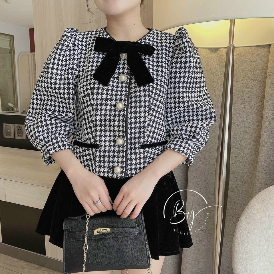 Áo khoác dạ kẻ cổ nơ sang trọng