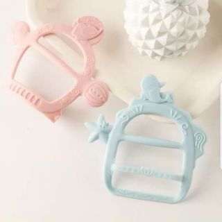 Gặm nướu có quai đeo tay chống rơi