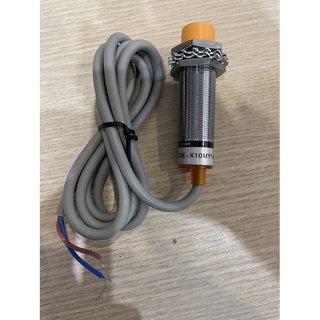 Cảm biến sắt từ phi 18 ac 2 dây no e2e-x10my1