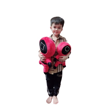 Gấu bông lính canh gác Squid Game size 35cm và 50 cm, trò chơi con mực siêu dễ thương