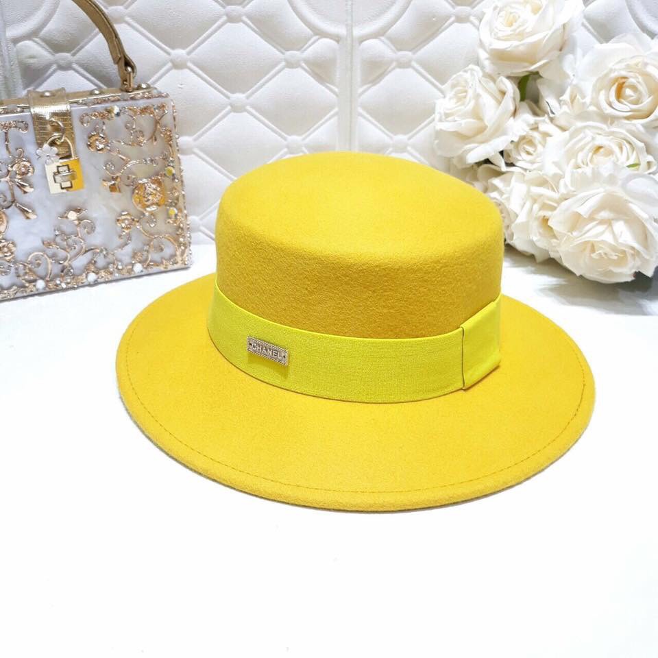 Mũ Dạ Tròn Tag Chữ Siêu Sinh