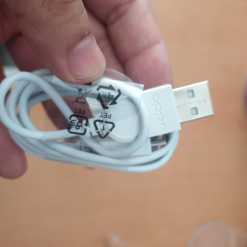 Cáp oppo 5v-2a  1m chân micro sạc nhanh chuẩn dòng .bảo hành 12 tháng