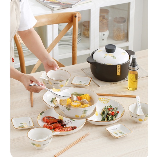 Đĩa trăng khuyết hình sweet love, 2 bông hoa cam, 3 chấm tròn, quả lá tre, quả dứa, quả bơ